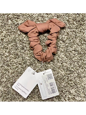 Lululemon Uplifting Scrunchie Bow, Red Clay, NWT